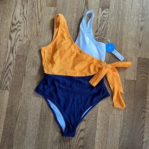 Cupshe bathing suit new worn brand new with original packaging